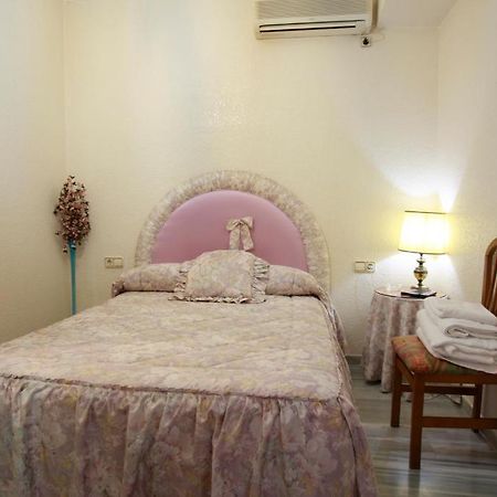 Hostal Jiménez Azuaga Szoba fotó